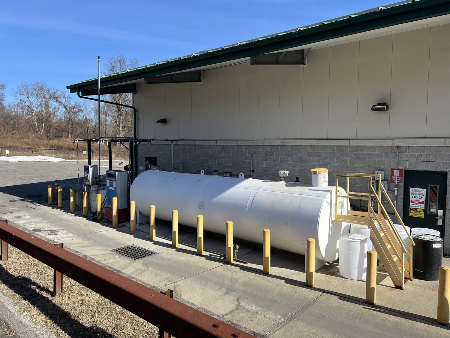 Existing diesel tank, bollards and fueling-area layout during ZE’s site investigation